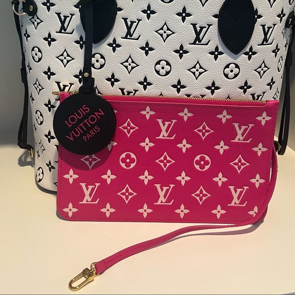 Louis Vuitton Spring In The City collection zippered pouch💖💖🖤🖤 - Picture 1 of 13